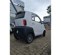 Madat A01 - Elektro-Microauto Weiß mit 80 Ah Lithium-Eisenphosphat-Akku (LiFePO₄) 45 km/h oder 25 km/h