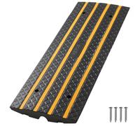 VEVOR Gummi-Bordsteinrampe, 15 Tonnen Tragkraft, 66 mm Anstieg, Auffahrtsrampe mit gelben Reflektorstreifen, Schwellenrampe geeignet für Laderampe, Lager, Garage, Gehweg (1 Stück)